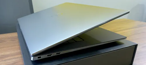 Dell Precision 5560 Core i9-11950H | RAM 32GB | SSD 512GB | RTX A2000 4GB | 15.6 inch 4K (3840 x 2400) Touch - Like New